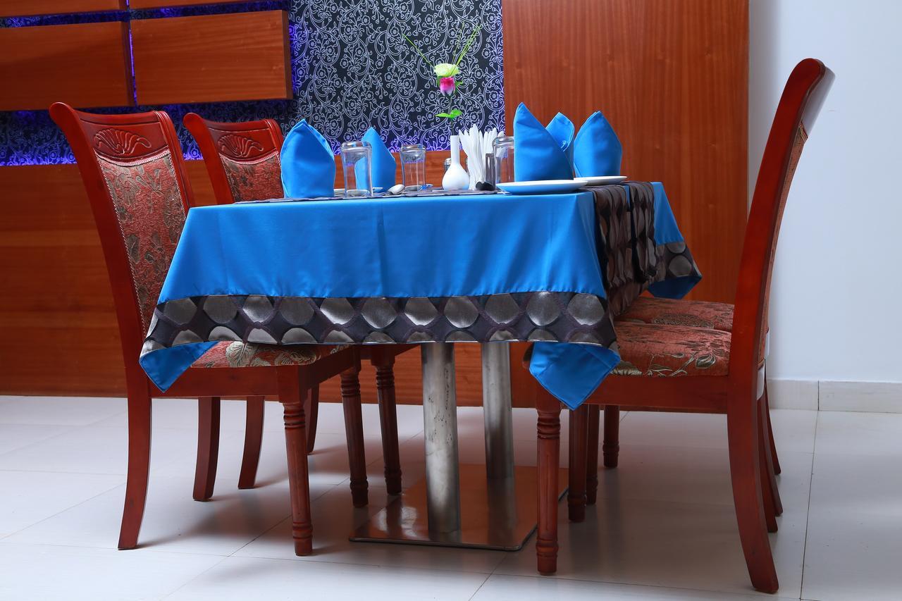 Rouba Residency Hotel Ponnani Bagian luar foto