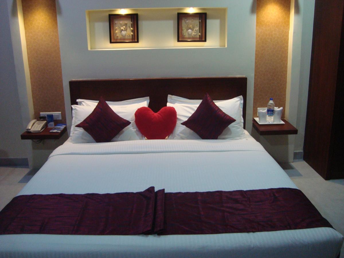 Rouba Residency Hotel Ponnani Bagian luar foto