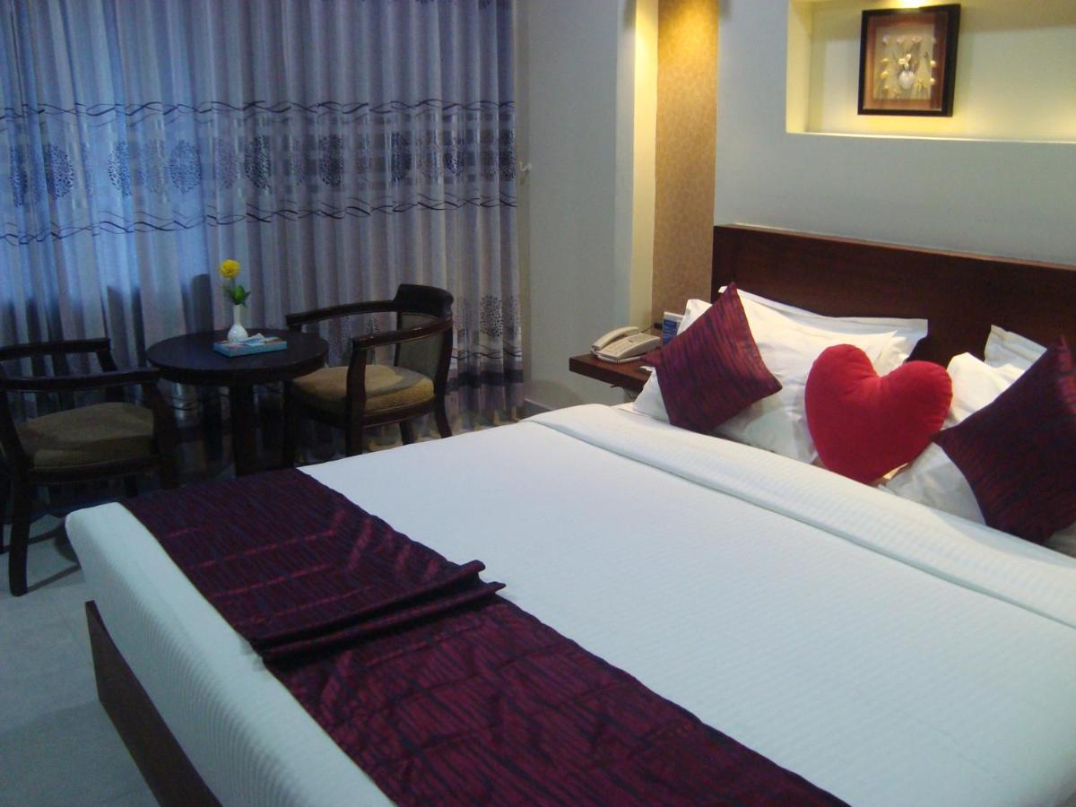 Rouba Residency Hotel Ponnani Bagian luar foto